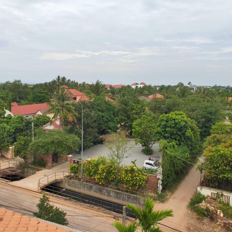 Luxury Angkor Resort & Sky Lounge Siem Reap Exterior photo